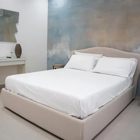 L'approdo מסינה